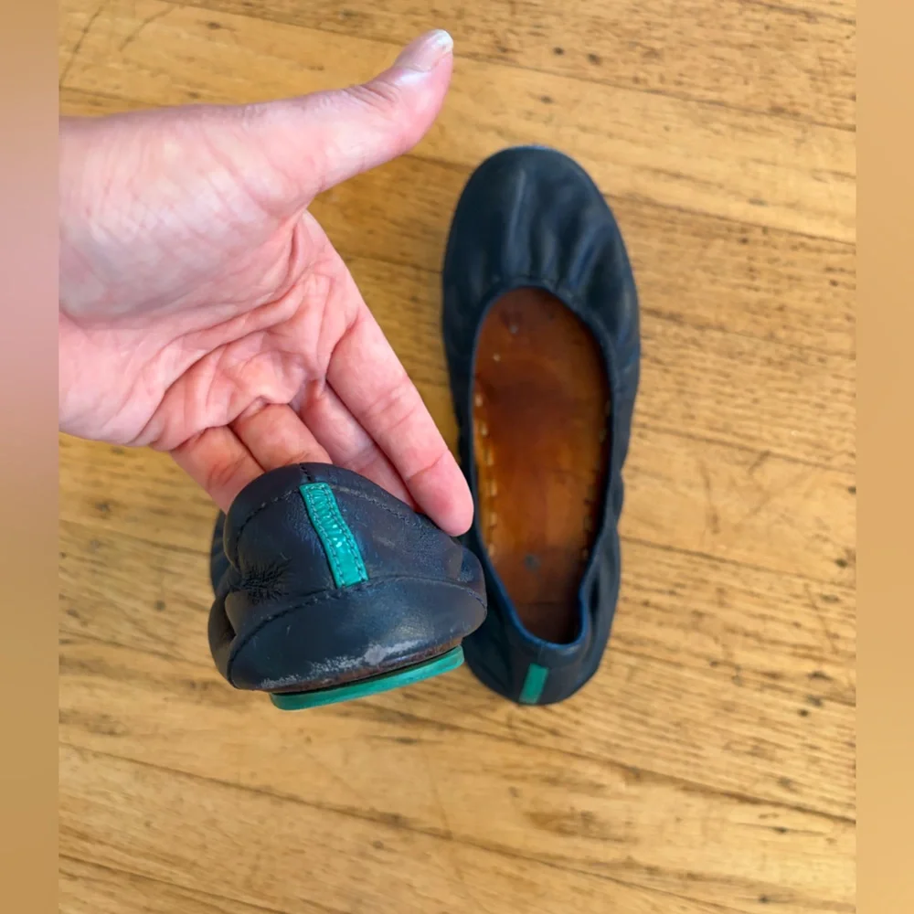 Tieks 100% leather California navy ballet flats teal sole foldable - Picture 10 of 16